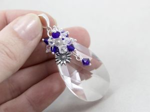 chileart biżuteria autorska Swarovski i srebro wisior migdał grono białe niebieskie kwiat